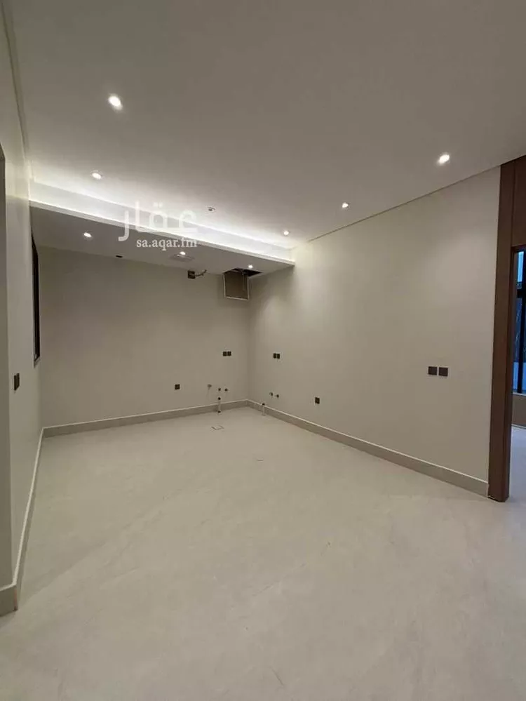 Floor for Sale in Riyadh Al Malqa 25