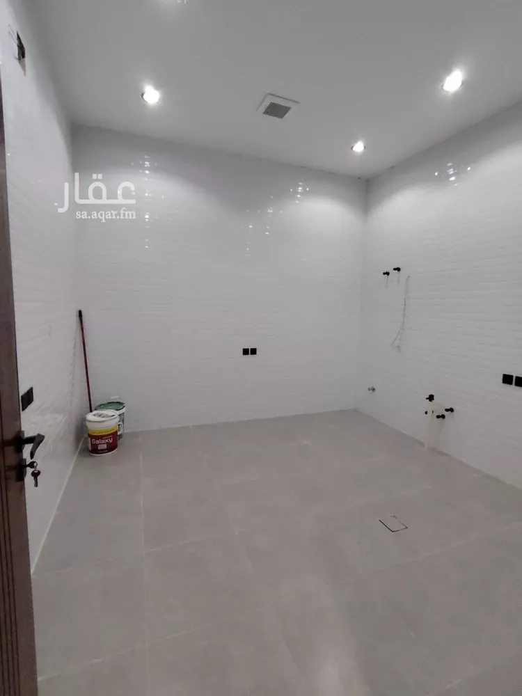 دور للبيع في شارع إبراهيم بن نعيم, حي طويق, مدينة الرياض, منطقة الرياض صورة 3