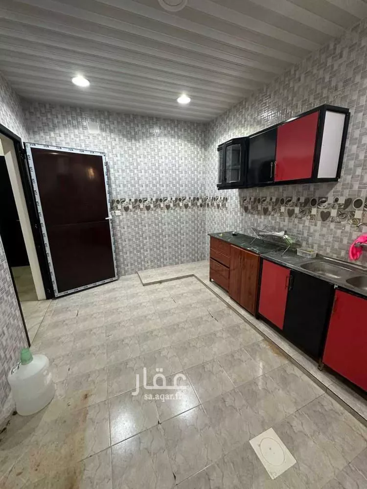 فيلا للبيع في شارع العباس ابن عبدالمطلب ، حي نوارة ، المزاحمية ، المزاحمية