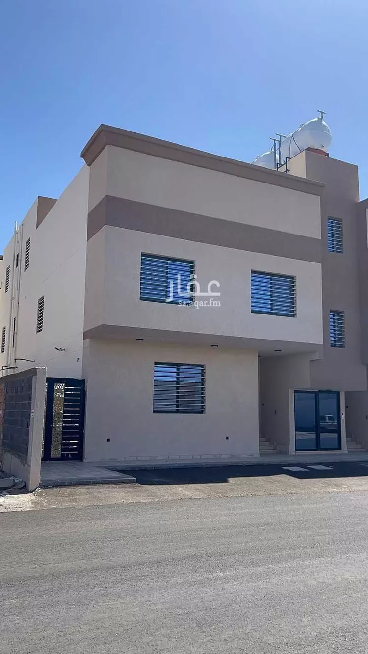 عمارة للبيع في شارع عبدالله ابن ابي ميسرة ، حي المطار ، المدينة المنورة ، منطقة المدينة المنورة صورة 2