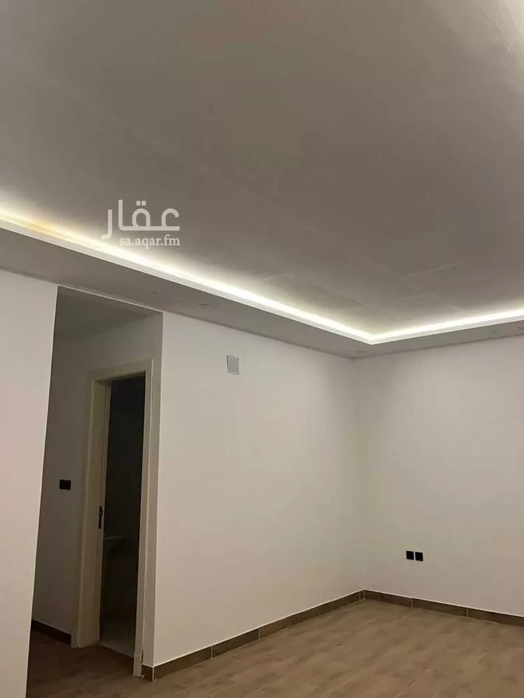 فيلا للبيع في شارع يوسف نعمة الله, حي عكاظ, مدينة الرياض, منطقة الرياض صورة 5