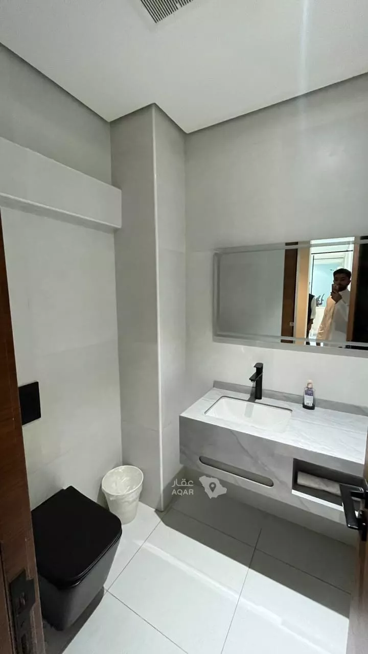 Commercial Office for Rent in Jeddah Al Aziziyah 7