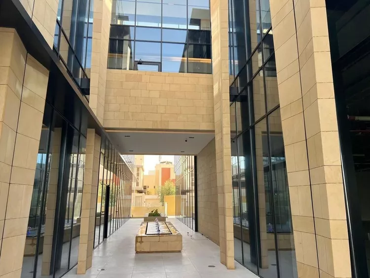عمارة للإيجار في شارع طريق الامام سعود بن فيصل, حي حطين, مدينة الرياض, منطقة الرياض 6