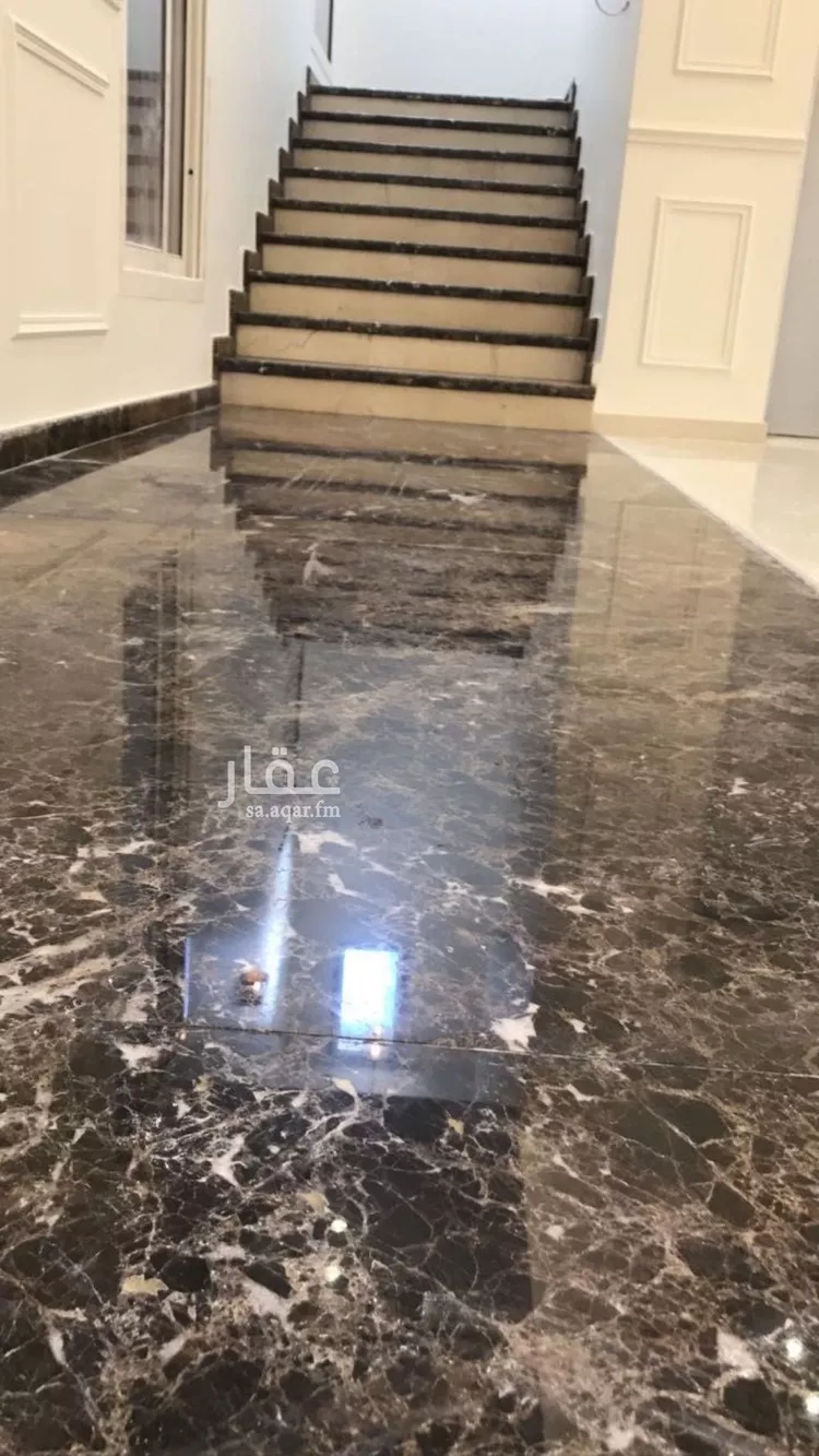 فيلا للبيع في شارع حسين بن حسن, حي النزهة, مدينة الرياض, منطقة الرياض 1 صورة