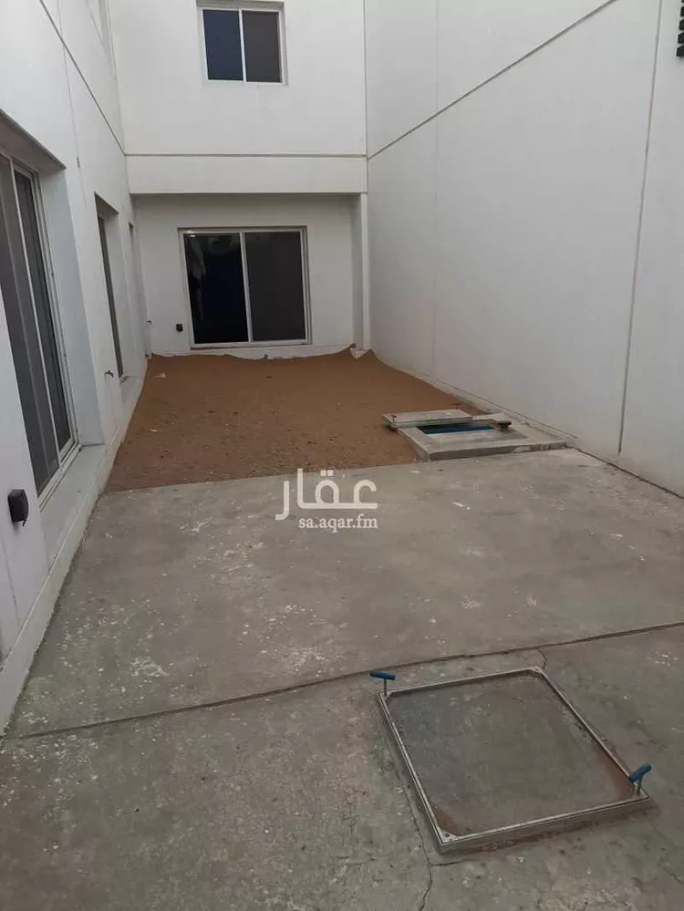 فيلا للبيع في شارع الشيخ عبدالرزاق عفيفي, حي الفاروق, مدينة الرياض, منطقة الرياض صورة 2
