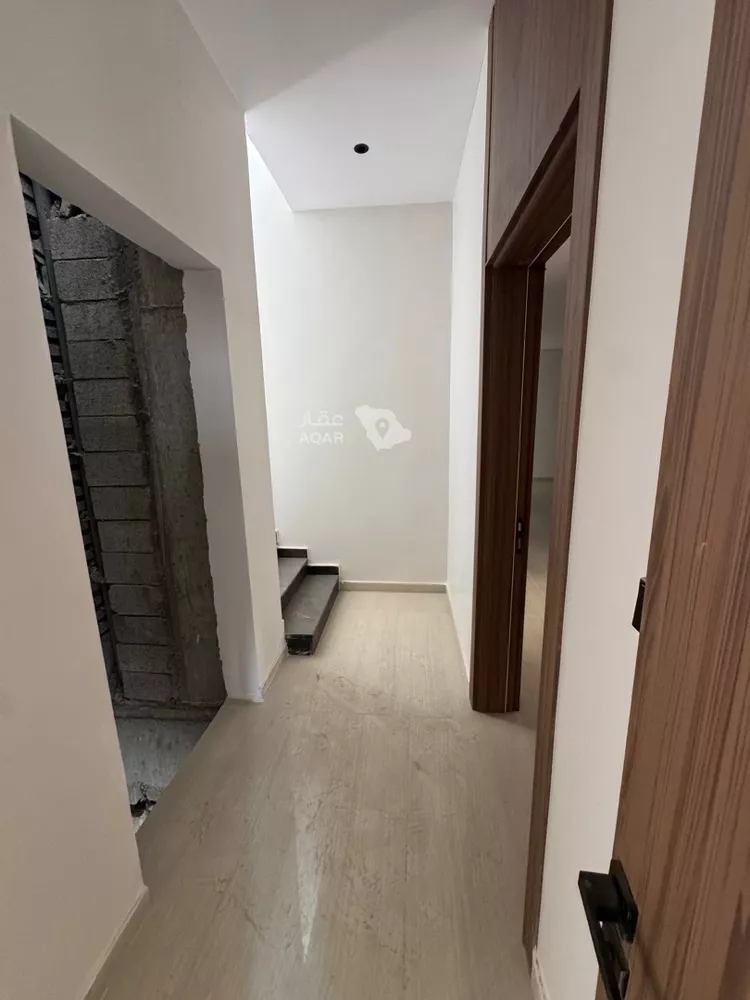 Floor for Sale in Riyadh Ash Sharq 5