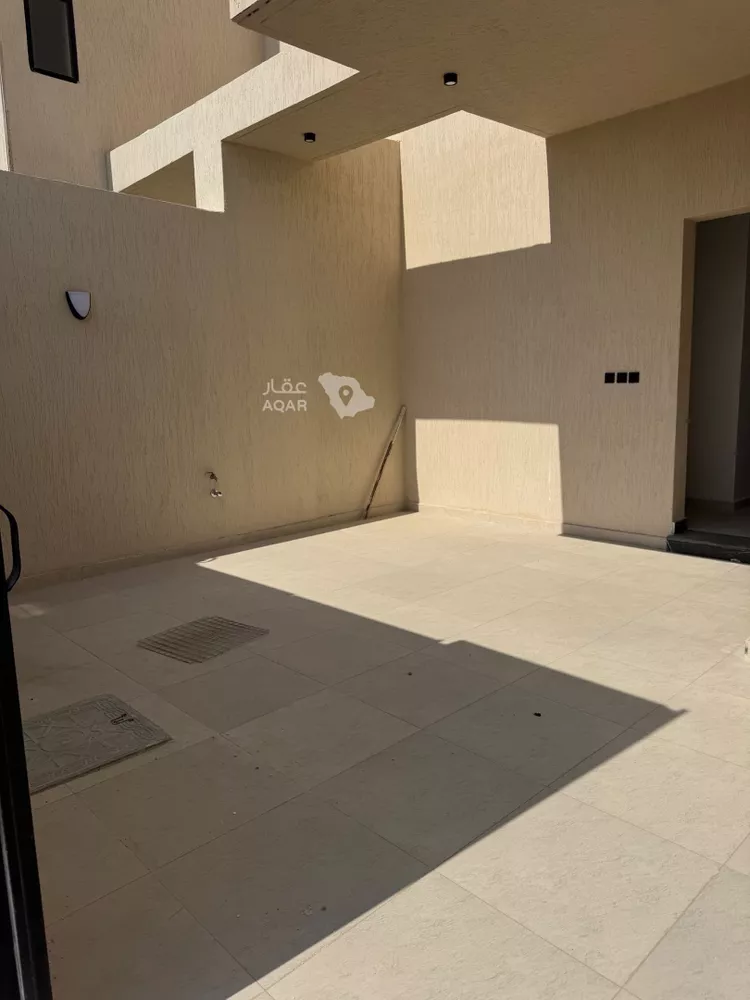 Floor for Sale in Riyadh Ash Sharq 2