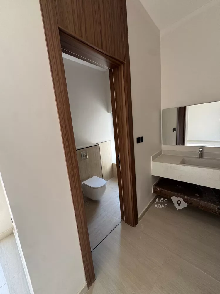 Floor for Sale in Riyadh Ash Sharq 7