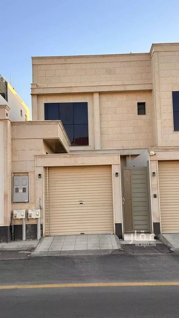 فيلا للبيع في شارع على عبدالله الحصين, حي الفلاح, مدينة بريدة, منطقة القصيم