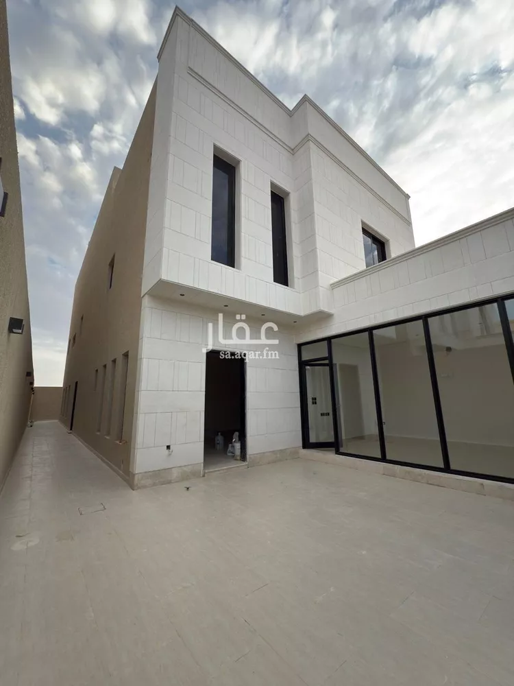 فيلا للبيع في شارع عبدالكريم قاضي خان, حي طويق, مدينة الرياض, منطقة الرياض صورة 2