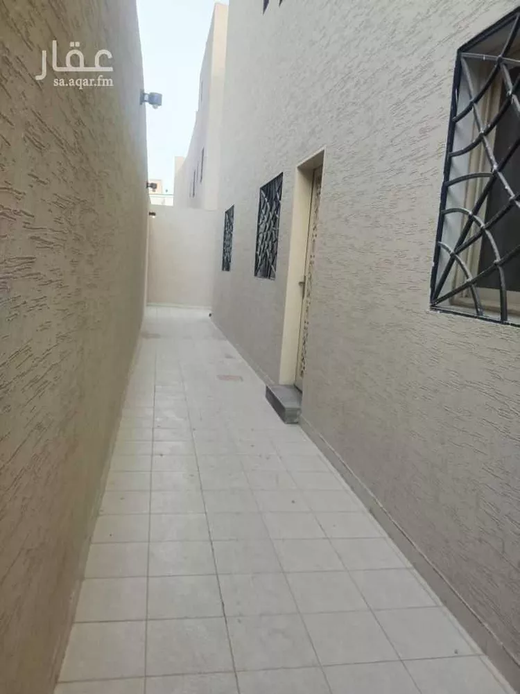 فيلا للإيجار في شارع ارطاوي الرقاص, حي العزيزية, مدينة الرياض, منطقة الرياض صورة 3