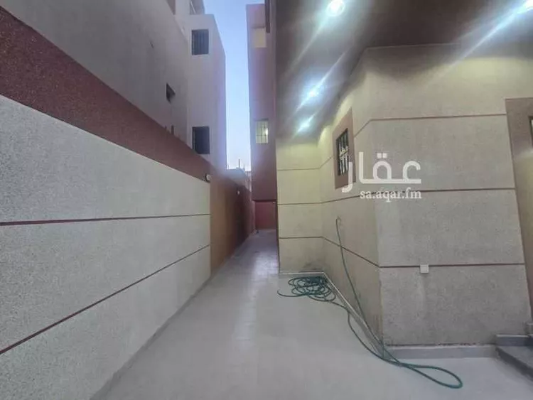 فيلا للبيع في شارع رقم 242, حي ظهرة لبن, مدينة الرياض, منطقة الرياض صورة 3