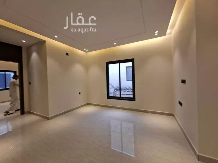 فيلا للبيع في شارع عبدالله بن يزيد الخطمي الأنصاري, حي العوالي, مدينة الرياض, منطقة الرياض صورة 3