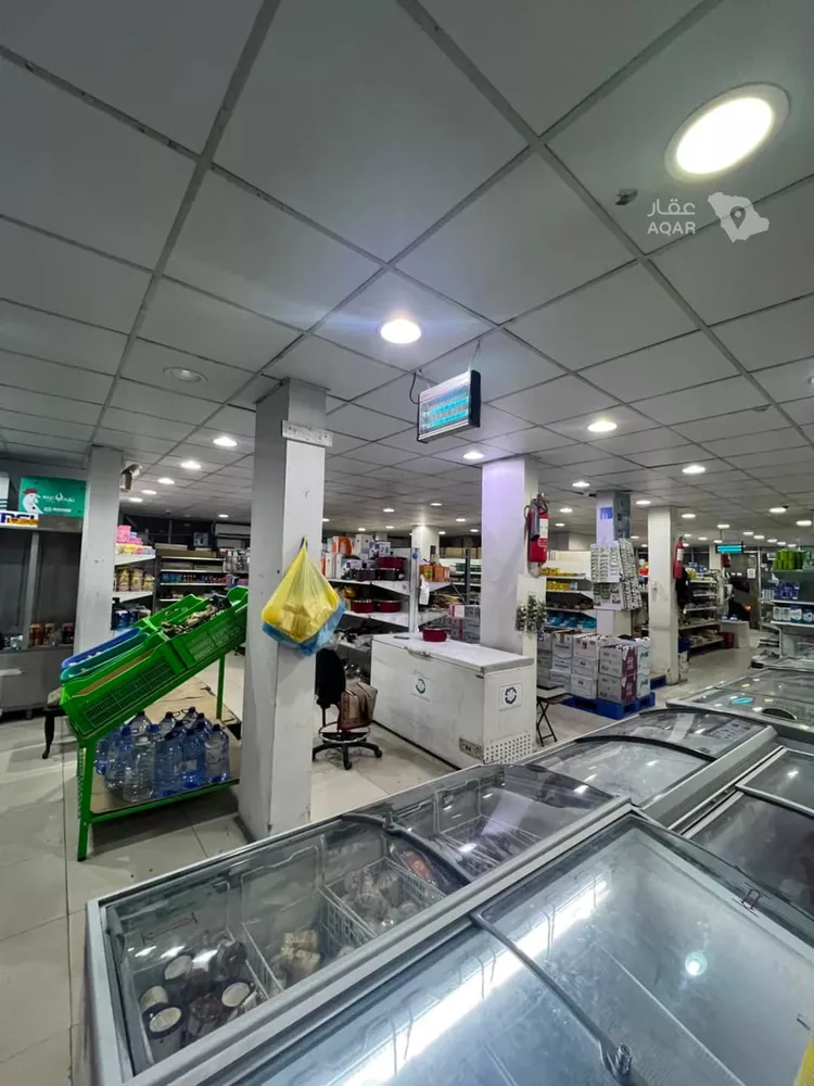 عمارة للبيع في شارع مكة المكرمة, حي الثقبة, مدينة الخبر, المنطقة الشرقية 5