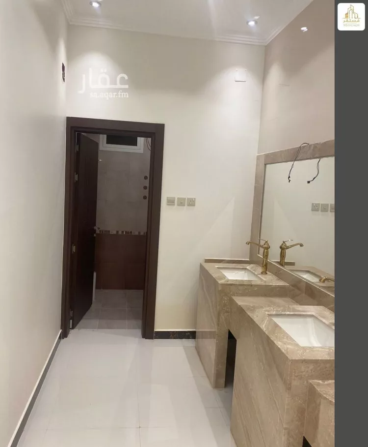 فيلا للبيع في شارع حابس ابن سعد الطائي, حي الخماشية, مدينة حائل, منطقة حائل صورة 2