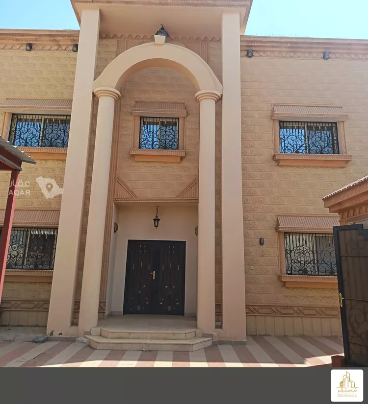 فيلا للبيع في شارع أبي المظفر المبارك, حي نقرة قفار, مدينة حائل, منطقة حائل 2
