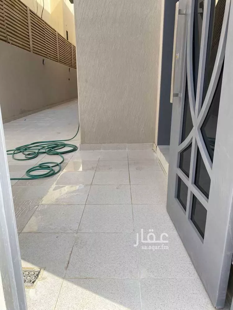 فيلا للبيع في شارع محمد رشيد رضا, حي العزيزية, مدينة الرياض, منطقة الرياض صورة 4