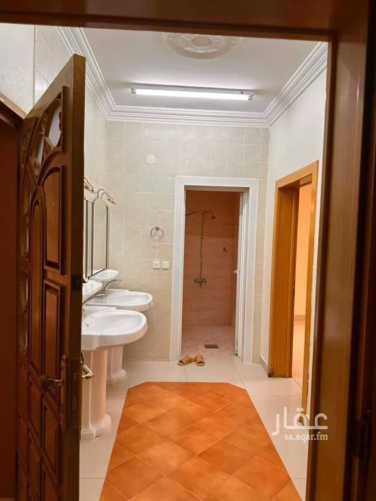 عمارة للإيجار في شارع الامير سلطان بن عبدالعزيز, حي الشفاء, مدينة عنيزة, منطقة القصيم 6