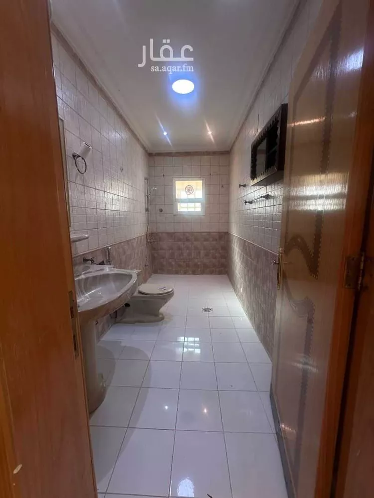 فيلا للإيجار في شارع إبراهيم الشايقي, حي الربيع, مدينة الرياض, منطقة الرياض صورة 4