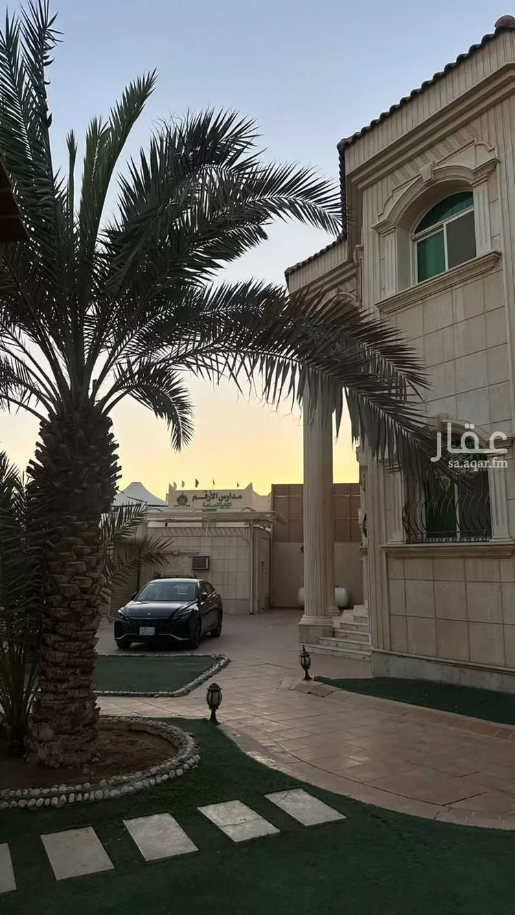 فيلا للبيع في شارع الكوفة, حي الحمراء, مدينة الرياض, منطقة الرياض صورة 4