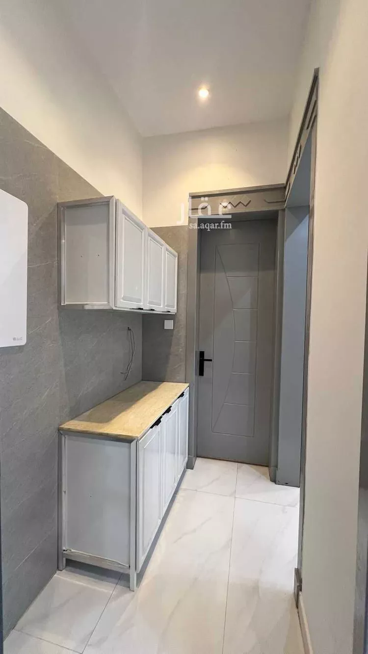 عمارة للإيجار في شارع الجميل ابن حاتم, حي ظهرة لبن, مدينة الرياض, منطقة الرياض