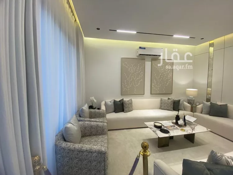 فيلا للبيع في شارع المغيره بن نوفل, حي عكاظ, مدينة الرياض, منطقة الرياض صورة 5