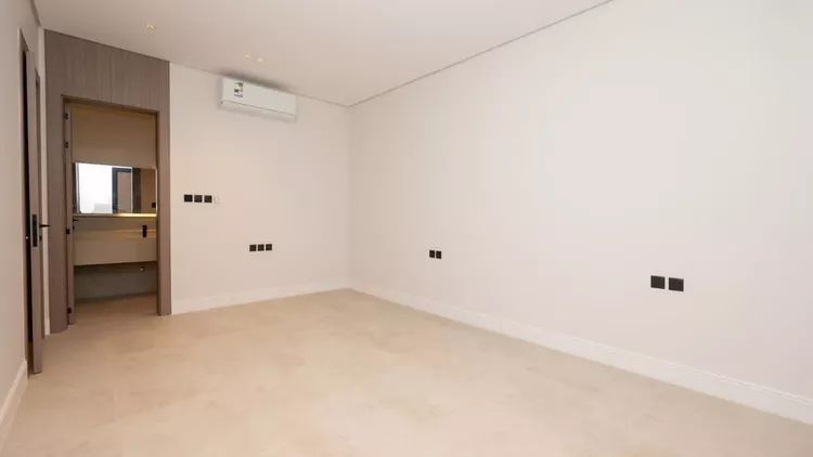 Floor for Sale in Riyadh King Fahd 6