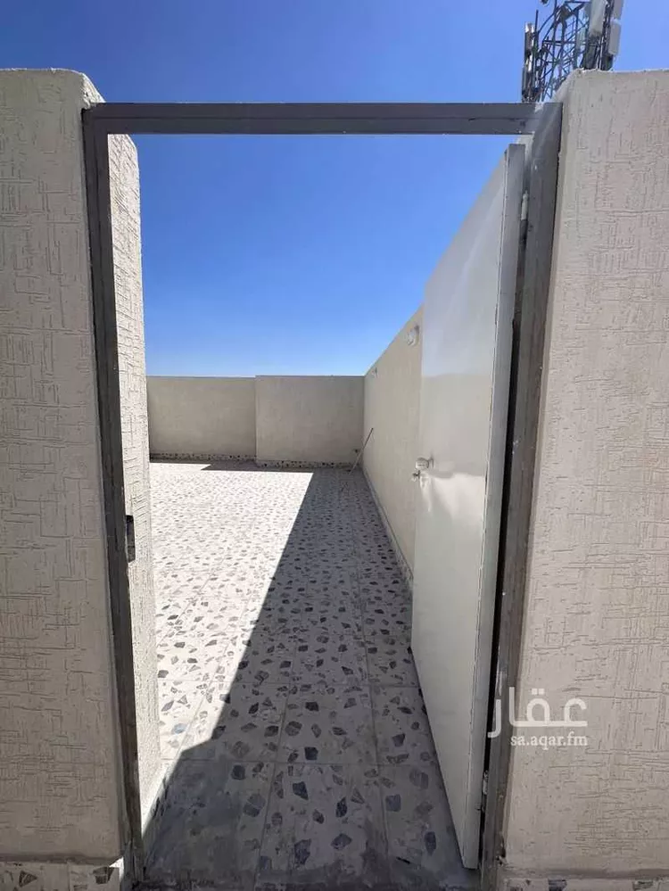 شقة للبيع في شارع عبد الرحمن بن معمر الانصاري, حي الدفاع, مدينة المدينة المنورة, منطقة المدينة المنورة 22