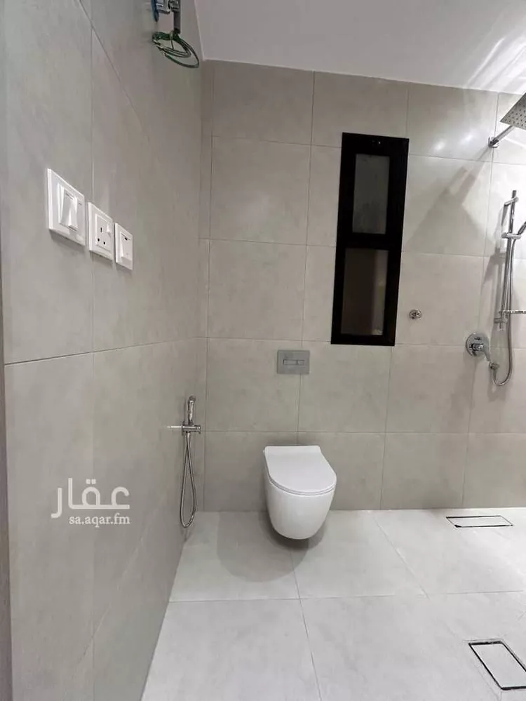 شقة للبيع في شارع عبد الرحمن بن معمر الانصاري, حي الدفاع, مدينة المدينة المنورة, منطقة المدينة المنورة 11