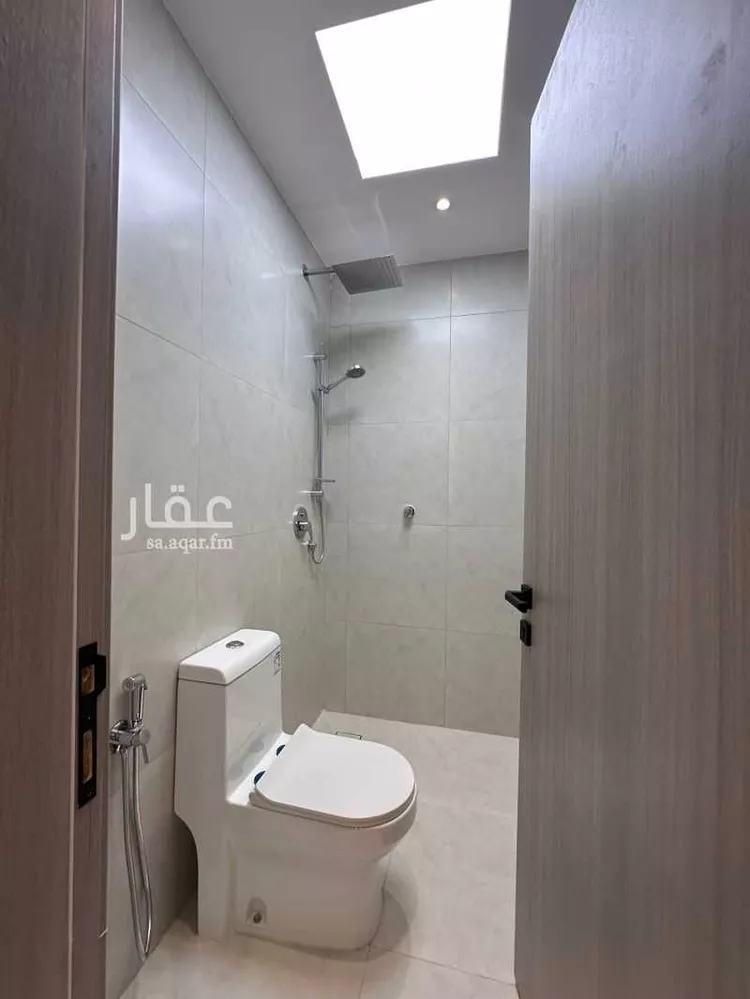 شقة للبيع في شارع عبد الرحمن بن معمر الانصاري, حي الدفاع, مدينة المدينة المنورة, منطقة المدينة المنورة