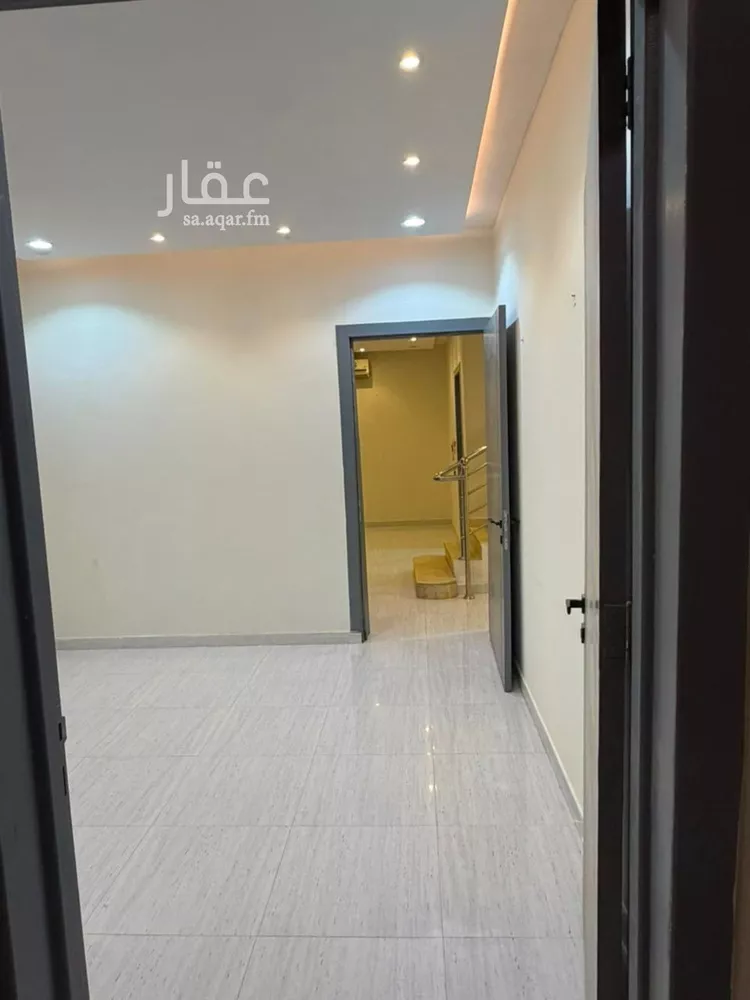 فيلا للإيجار في شارع تمام بنت الحسين, حي عكاظ, مدينة الرياض, منطقة الرياض صورة 4