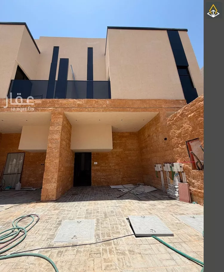 Floor for Sale in Riyadh Al Janadriyah