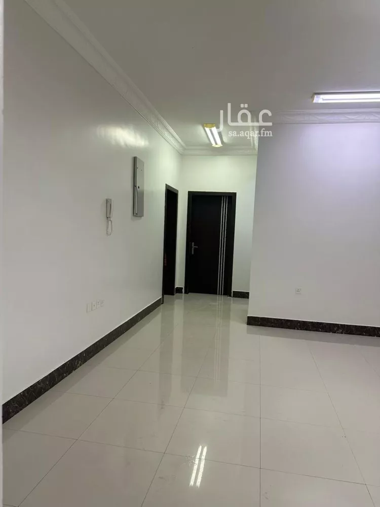 شقة للإيجار في شارع عبدالمنعم قاضي, حي المعيزيلة, مدينة الرياض, منطقة الرياض صورة 3