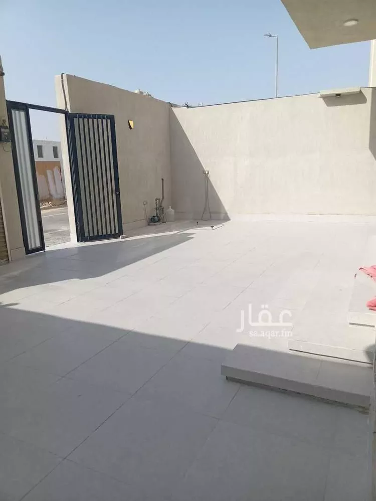 فيلا للإيجار في شارع المباركه, حي الشعلة, مدينة الدمام, المنطقة الشرقية صورة 2