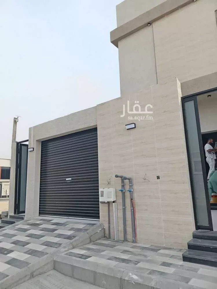 فيلا للبيع في شارع المغازي, حي الشعلة, مدينة الدمام, المنطقة الشرقية 1 صورة