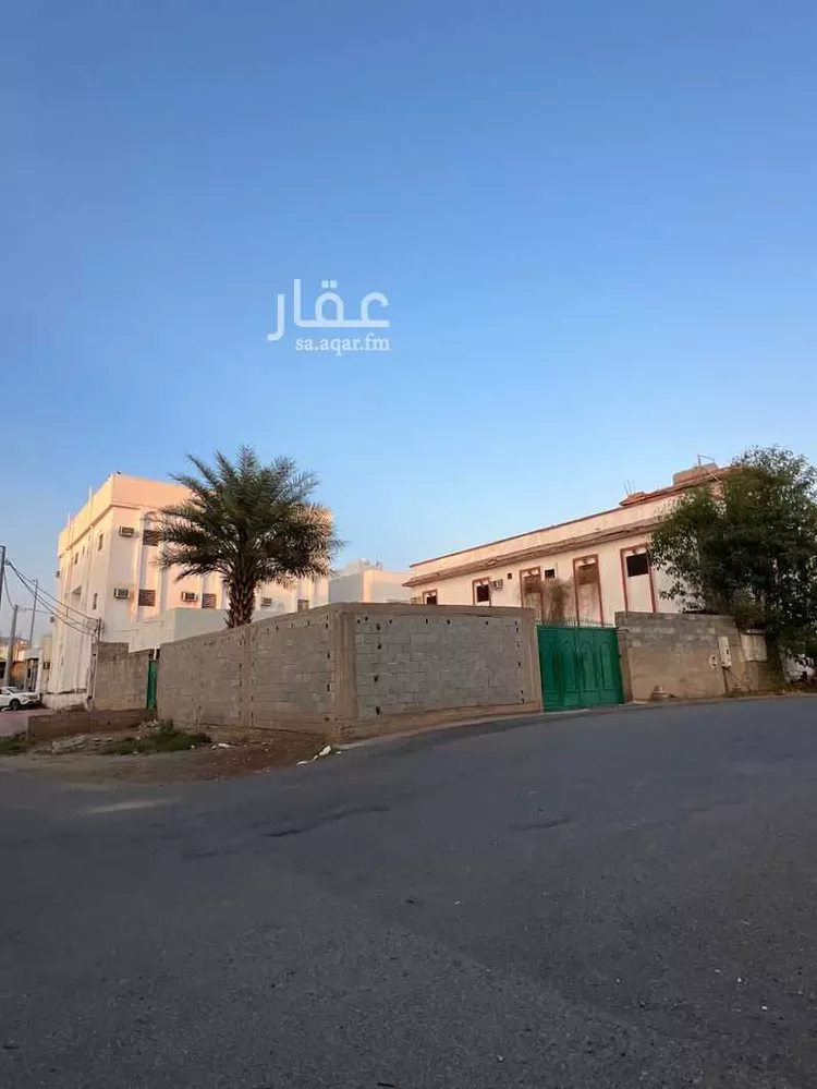 دور للبيع في شارع مالك ابن ربيعة, حي الشهداء, مدينة محائل, منطقة عسير صورة 2