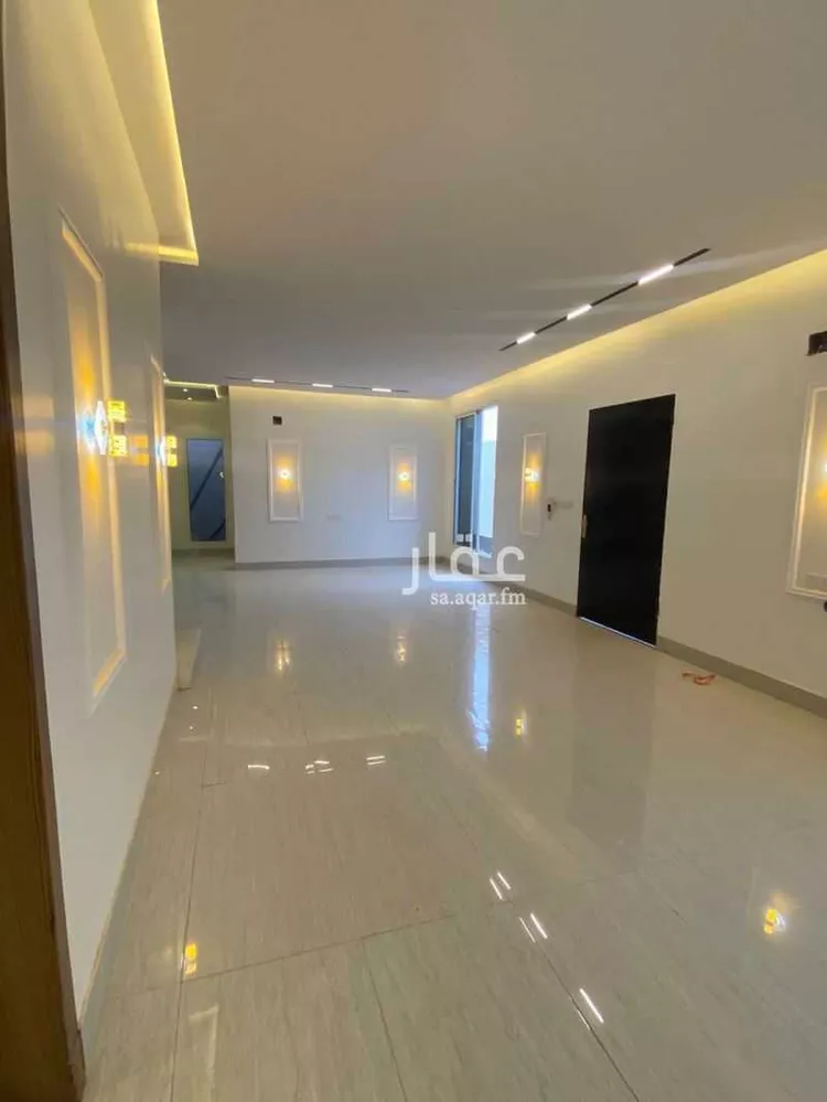 فيلا للبيع في شارع عفيفة بنت أحمد, حي الرمال, مدينة الرياض, منطقة الرياض صورة 2