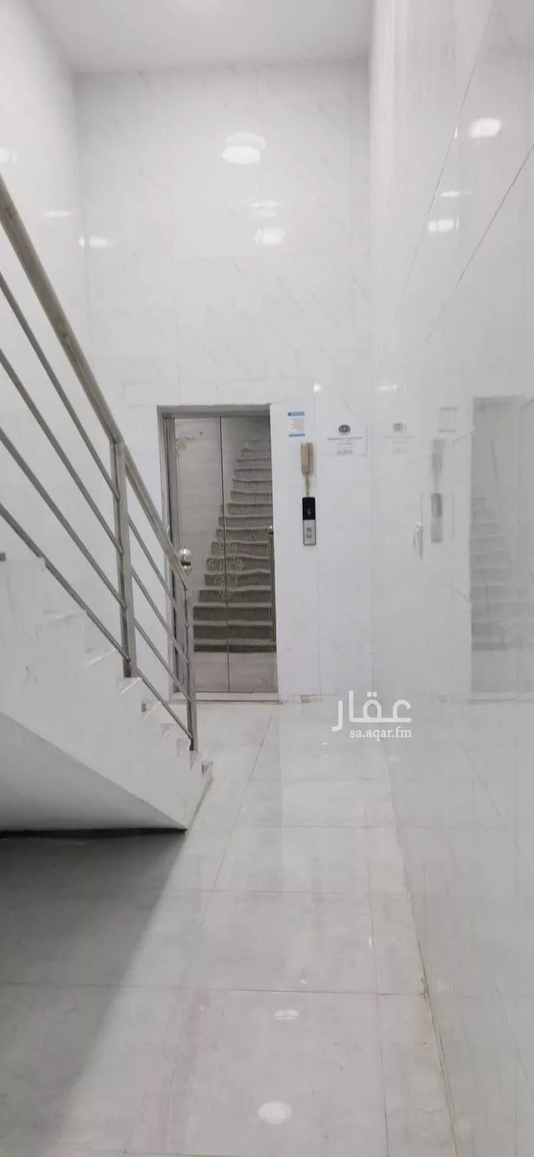 عمارة للبيع في شارع العاشر, حي الثقبة, مدينة الخبر, المنطقة الشرقية صورة 2
