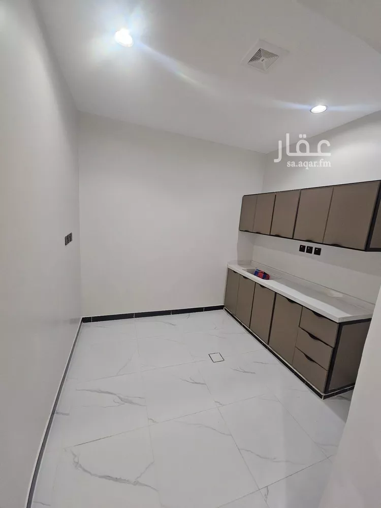 شقة للإيجار في شارع شهيد الدين ثم الوطن عبدالرحمن بن عزاز, حي الشهداء, مدينة الرياض, منطقة الرياض 10