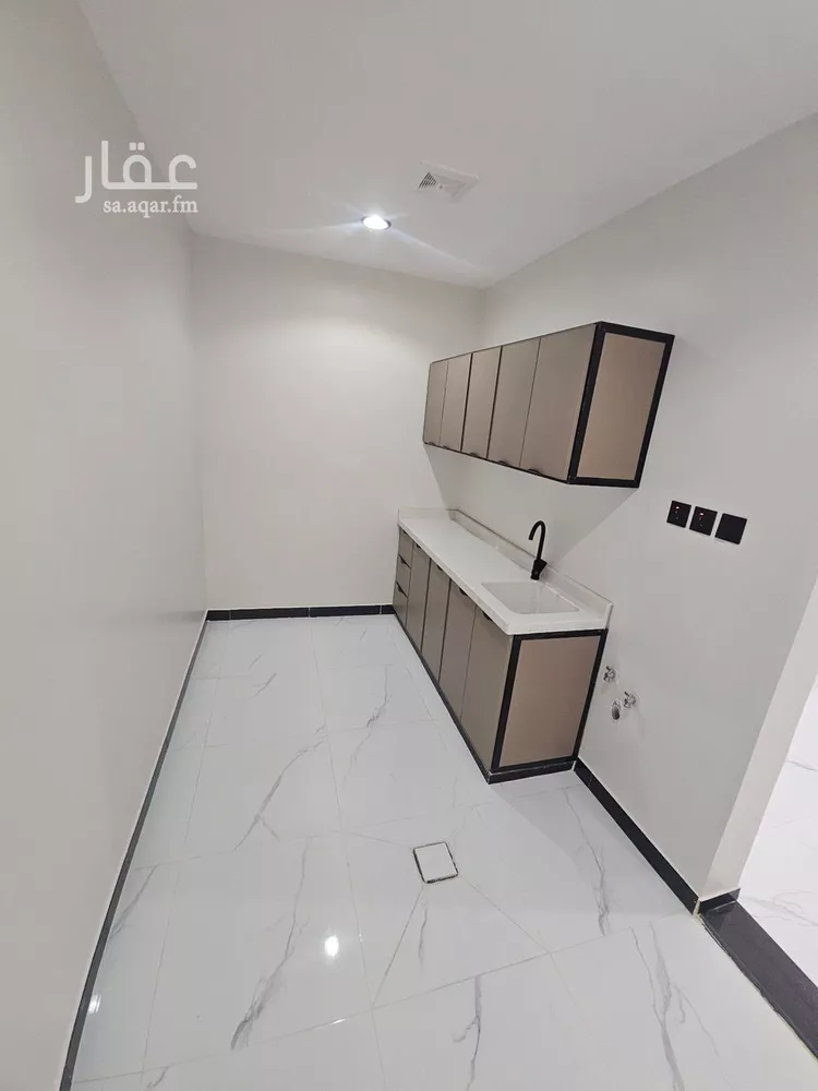شقة للإيجار في شارع شهيد الدين ثم الوطن عبدالرحمن بن عزاز, حي الشهداء, مدينة الرياض, منطقة الرياض 9