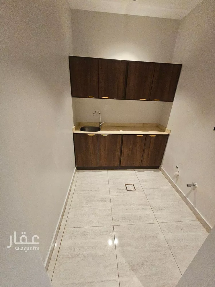 شقة للإيجار في شارع شهيد الدين ثم الوطن عبدالرحمن بن عزاز, حي الشهداء, مدينة الرياض, منطقة الرياض صورة 3