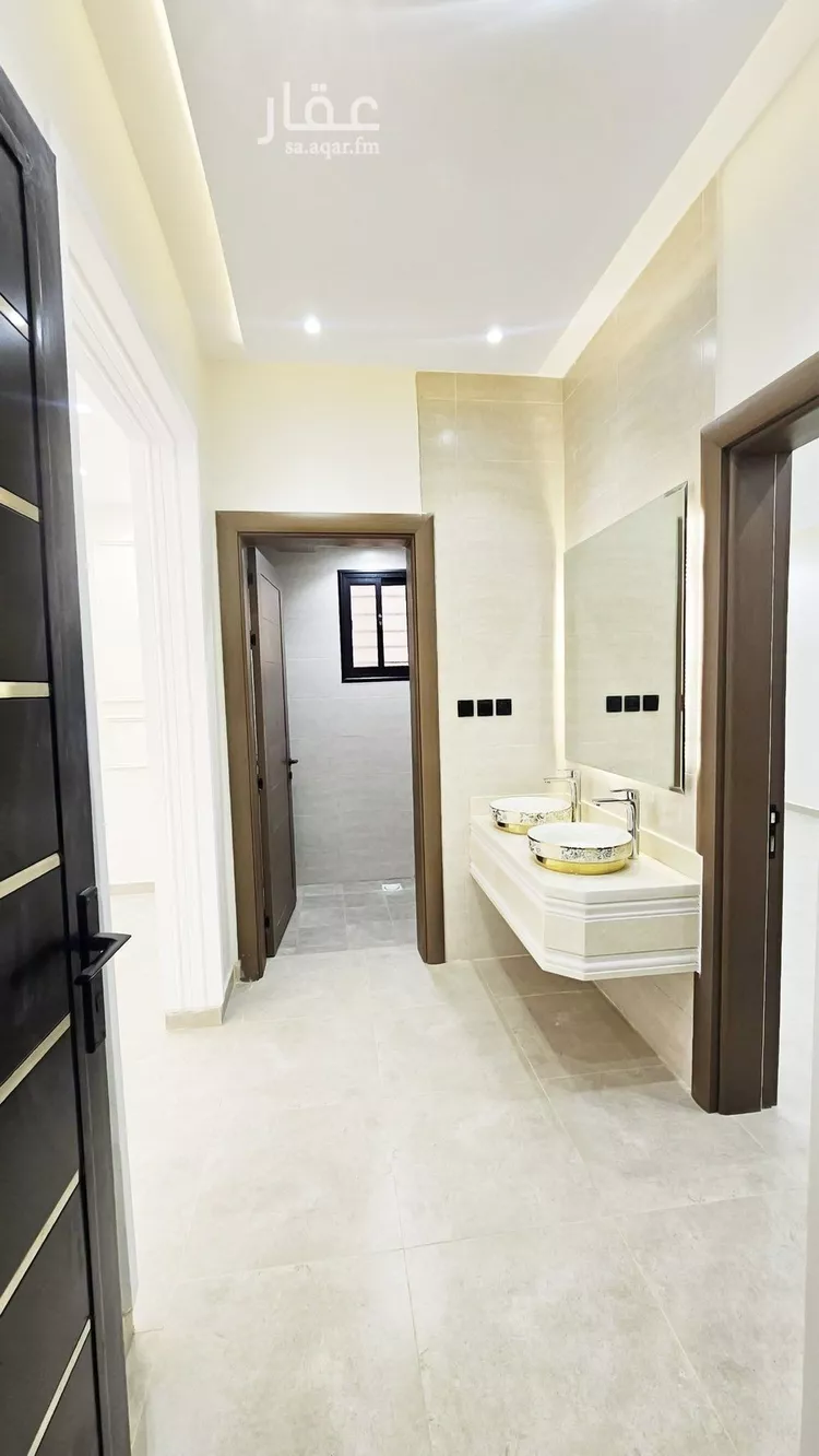 شقة للبيع في شارع عمر المحروسي, حي الظرفة, مدينة خميس مشيط, منطقة عسير صورة 3
