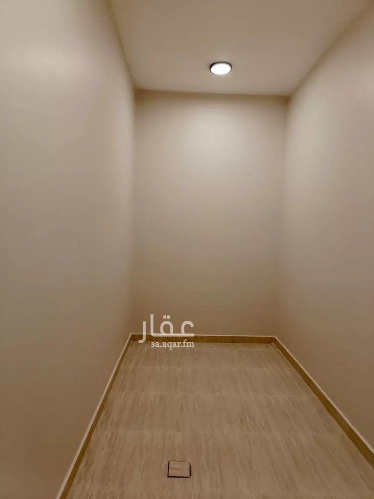 شقة للبيع في شارع اسحاق الشيباني, حي السويس 1, مدينة جازان, منطقة جازان صورة 4