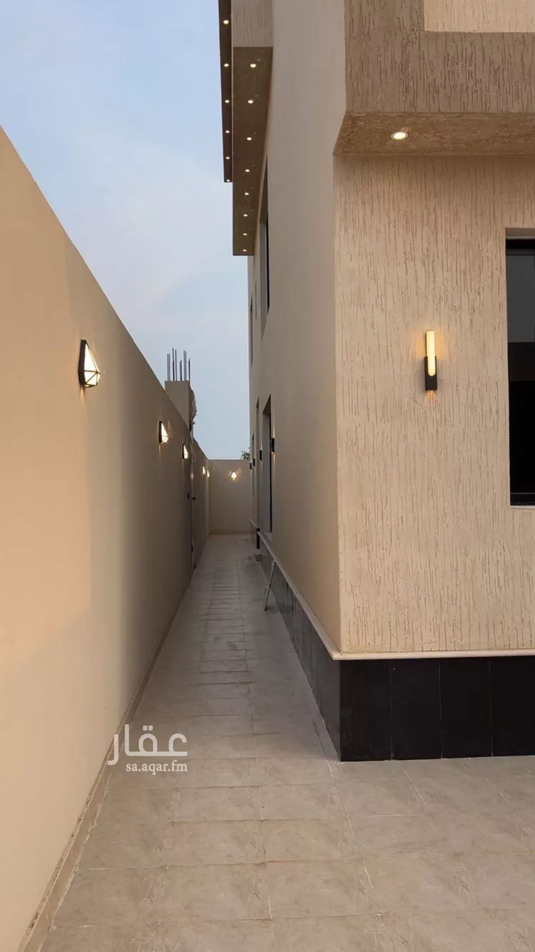 فيلا للبيع في شارع الملك فيصل بن عبدالعزيز, حي السلام, مدينة صامطة, منطقة جازان صورة 4