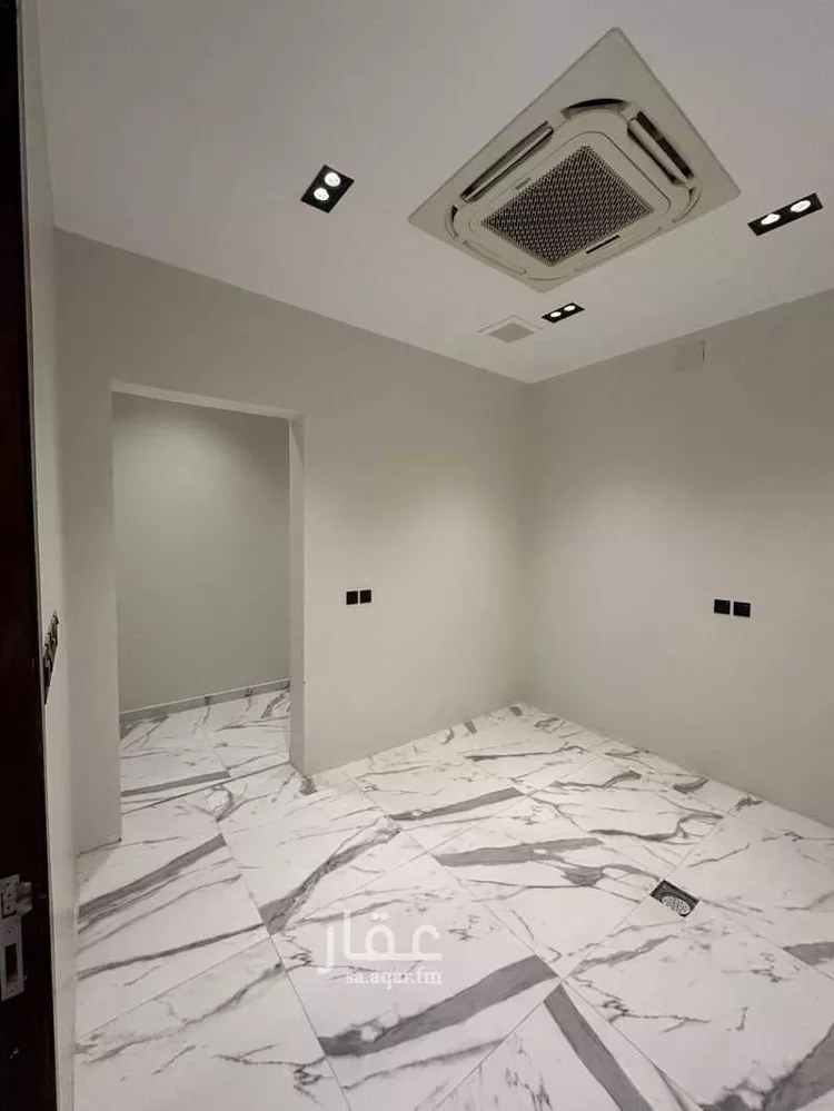 فيلا للبيع في شارع عرض 20م, حي الجنادرية, مدينة الرياض, منطقة الرياض 8