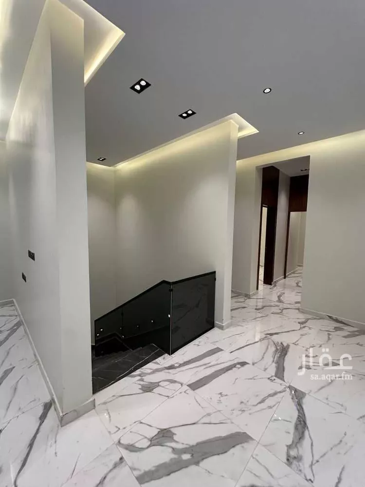 Floor for Sale in Riyadh Al Janadriyah
