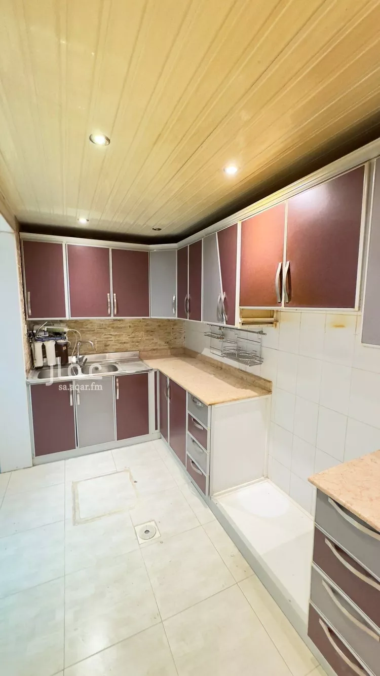 فيلا للبيع في شارع عثمان بن الخصيب, حي الملك فيصل, مدينة الرياض, منطقة الرياض صورة 3