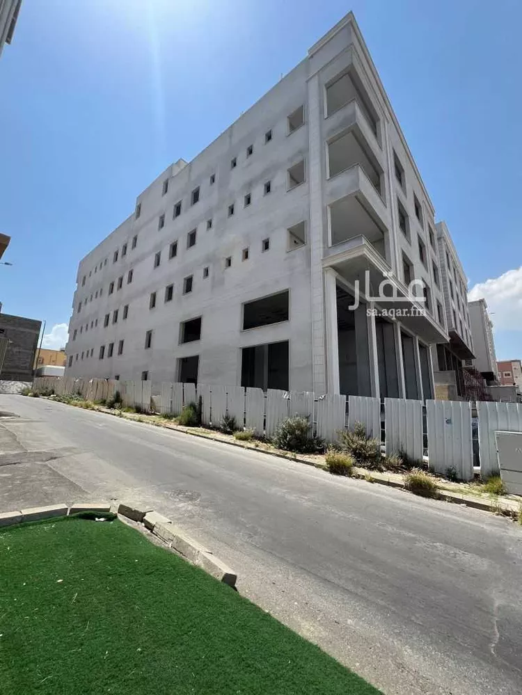عمارة للبيع في شارع شارع عمرو بن الجموح, حي البديع, مدينة ابها, منطقة عسير