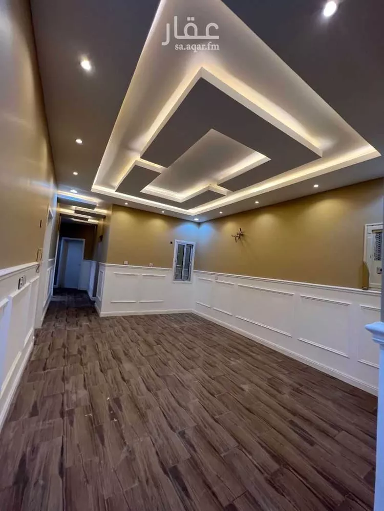 عمارة للبيع في شارع 4983415, حي العزيزية, مدينة الجبيل, المنطقة الشرقية صورة 2