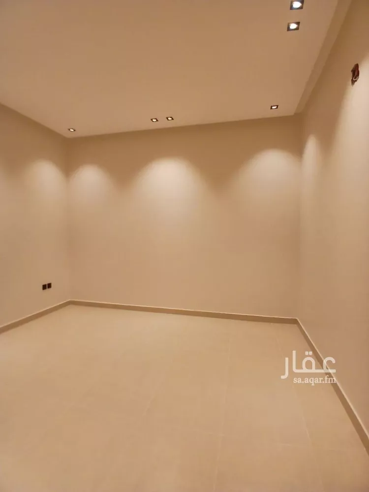 دور للبيع في شارع إبراهيم رفعت, حي عكاظ, مدينة الرياض, منطقة الرياض صورة 3